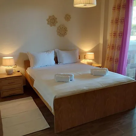 Polyxeni 5 Bedrooms And Private Pool