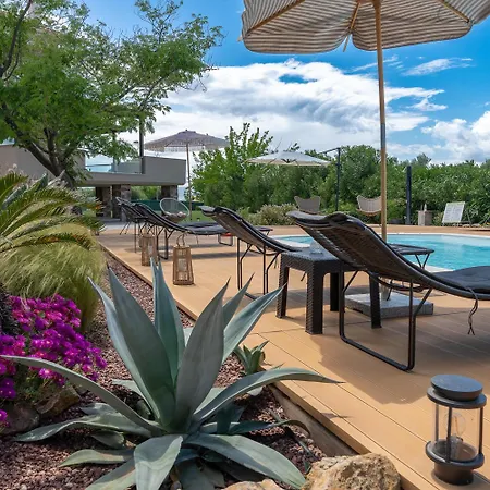Polyxeni 5br Private Pool Up To 12 Guests