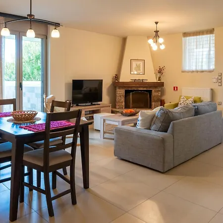 Polyxeni 5br Private Pool Up To 12 Guests