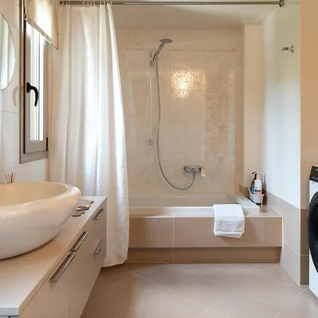 Polyxeni 5br Private Pool Up To 12 Guests Politiká
