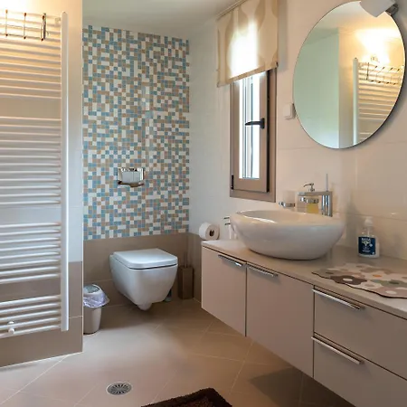 Polyxeni 5br Private Pool Up To 12 Guests Vila