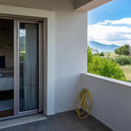 Vila Polyxeni 5br Private Pool Up To 12 Guests